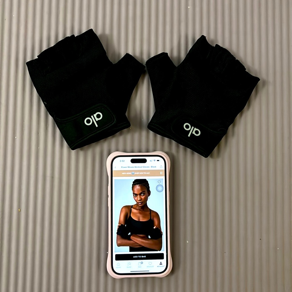 Alo power moves workout gloves